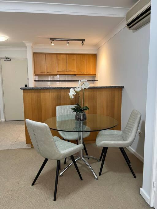 Apartemen Escape Mounts Bay - Near Kings Park - Parking - Wifi *