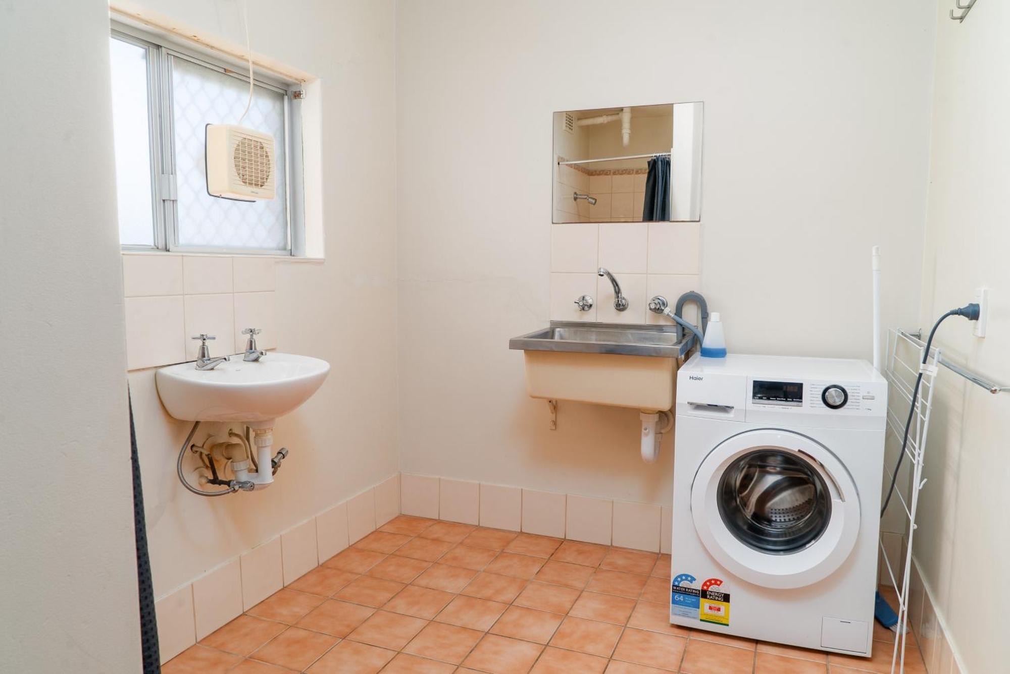 4 Burswood Motel *