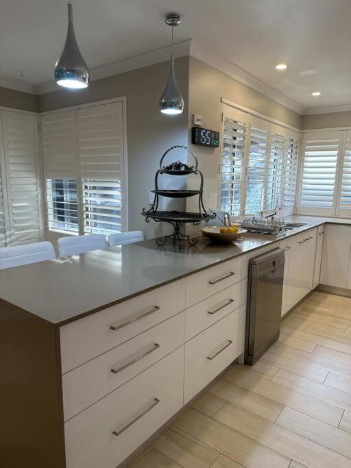 Holiday home Spacious Bright Close To Shops And Cafe's