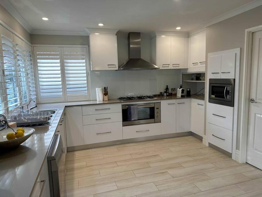 Spacious Bright Close To Shops And Cafe's * Perth