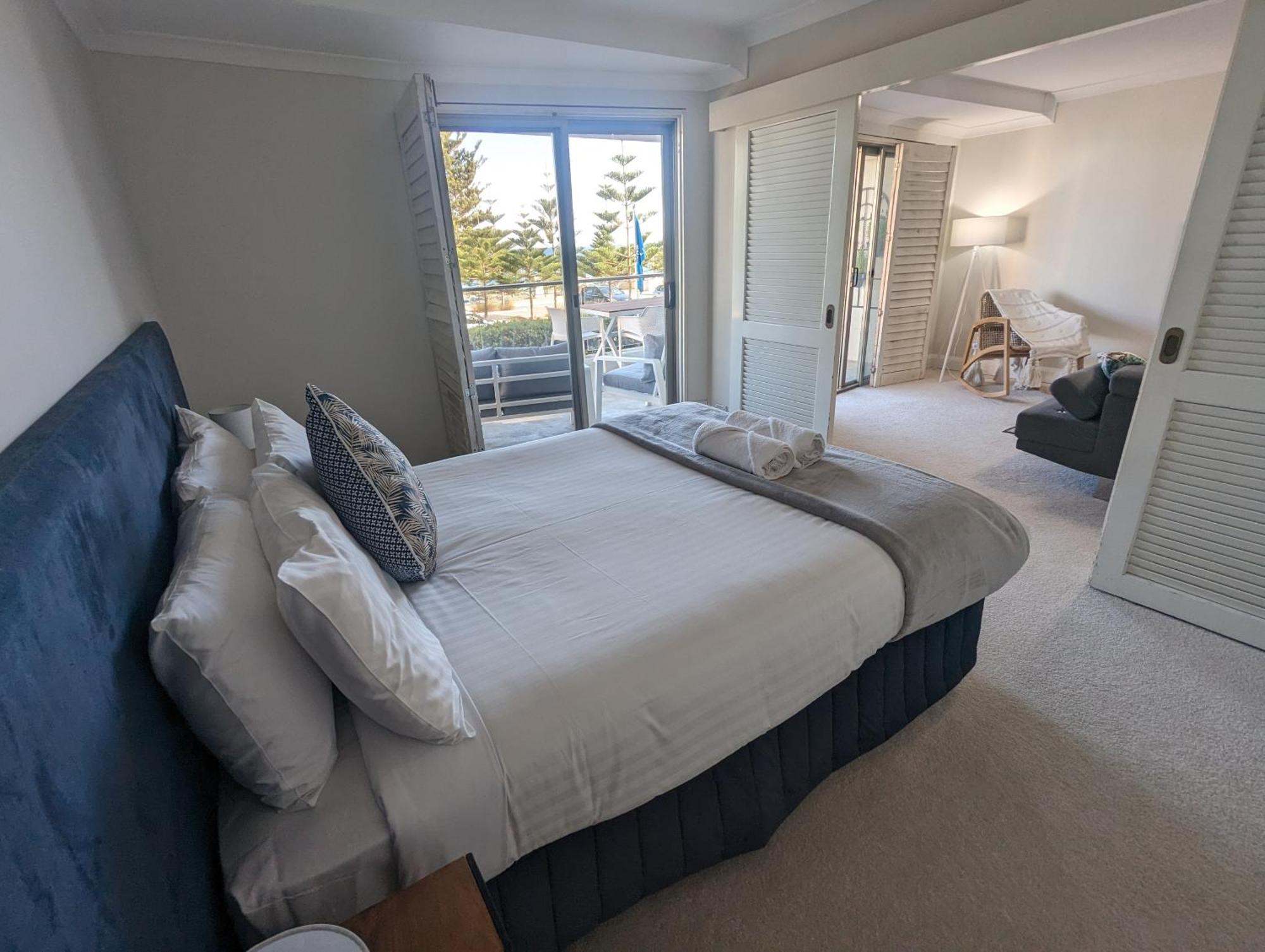 Sunset Shores Scarborough Apartment *