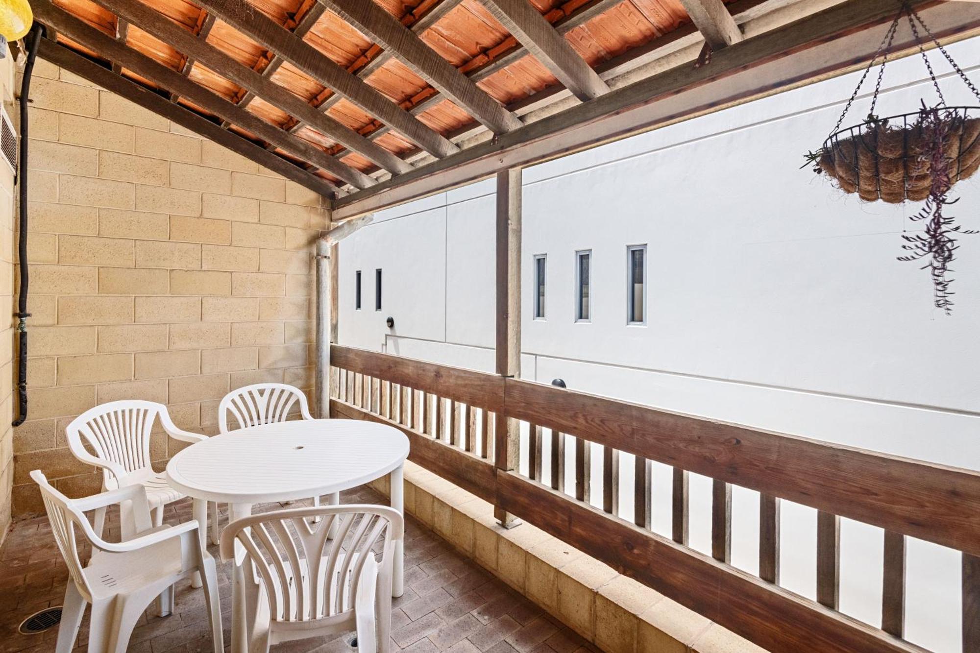Apartemen 17 Cottesloe - Steps From - Sleeps 2