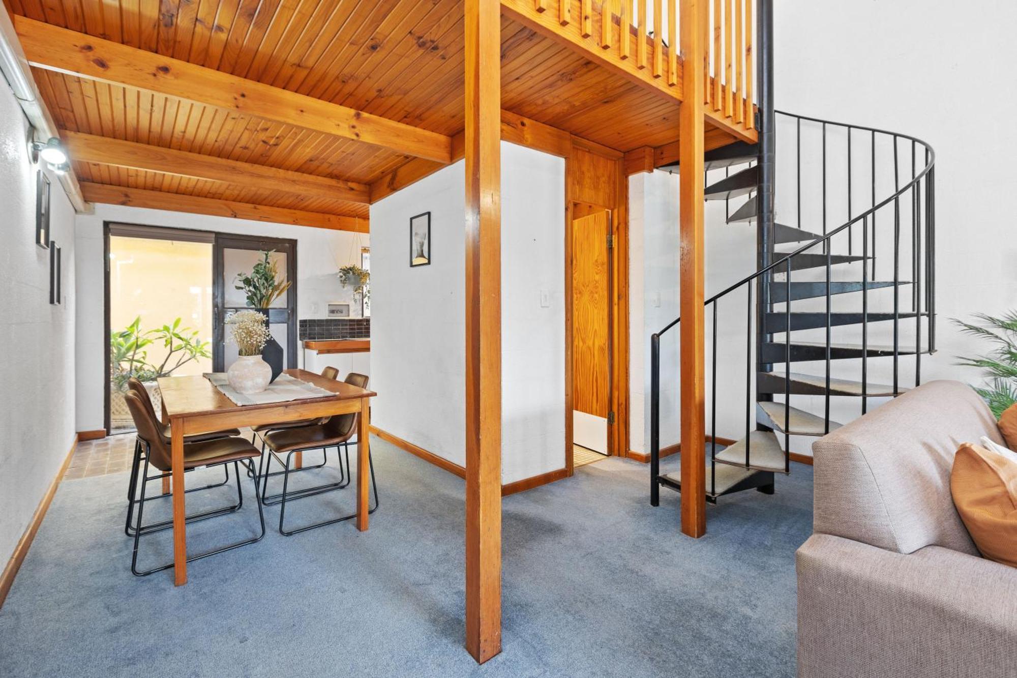 1 Cottesloe - Steps From - Sleeps 3 Wifi * Perth