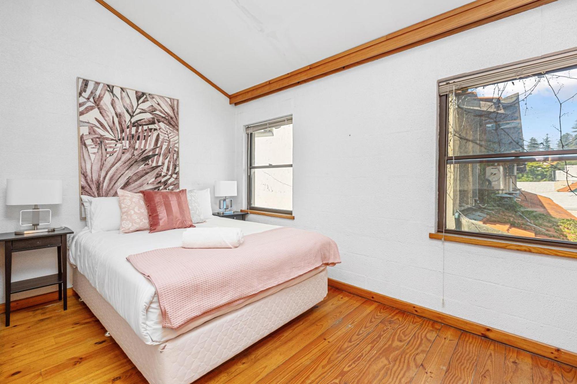 1 Cottesloe - Steps From - Sleeps 3 Wifi * Perth