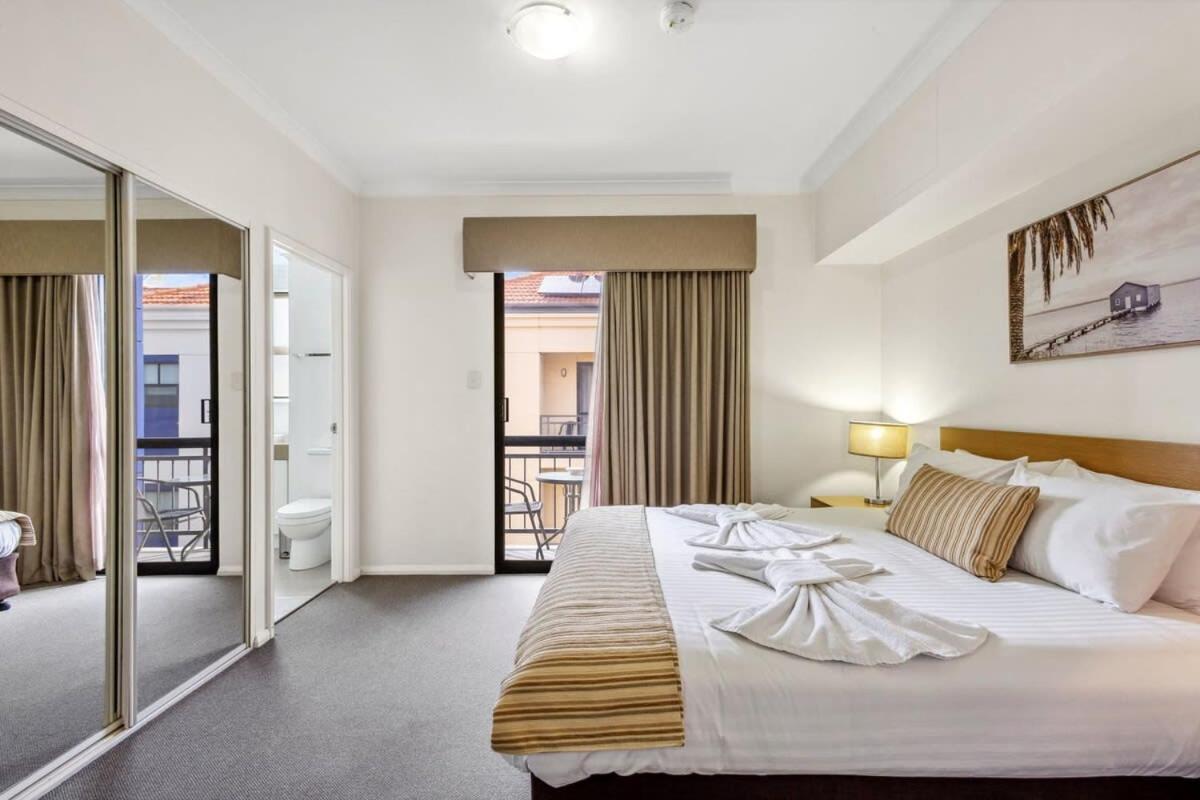 Apartment Wifi And Smart Tv - In Northbridge