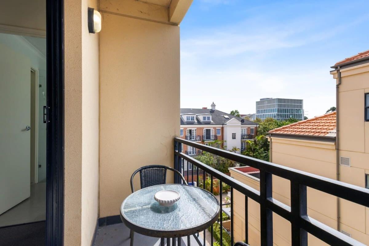 Apartment Wifi And Smart Tv - In Northbridge
