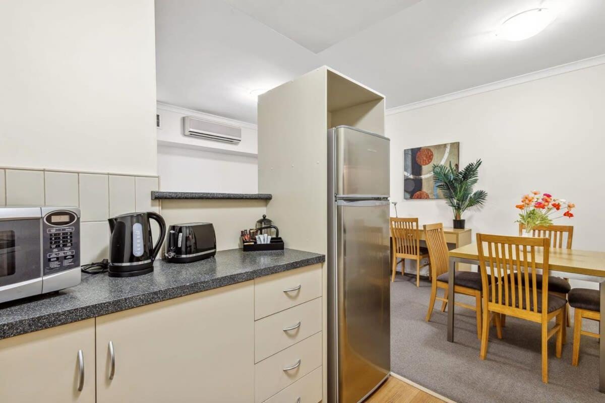 Wifi And Smart Tv - In Northbridge Apartment *