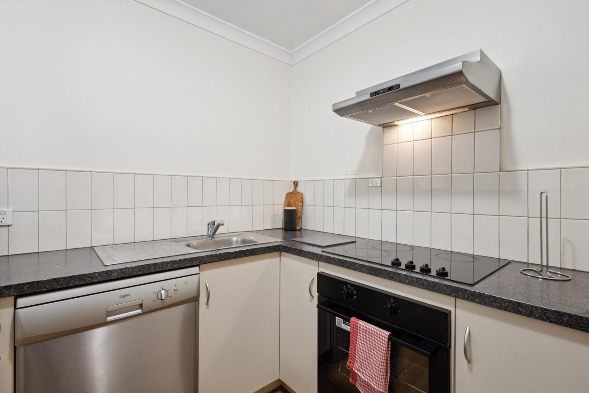 Spacious In Northbridge With Pool *