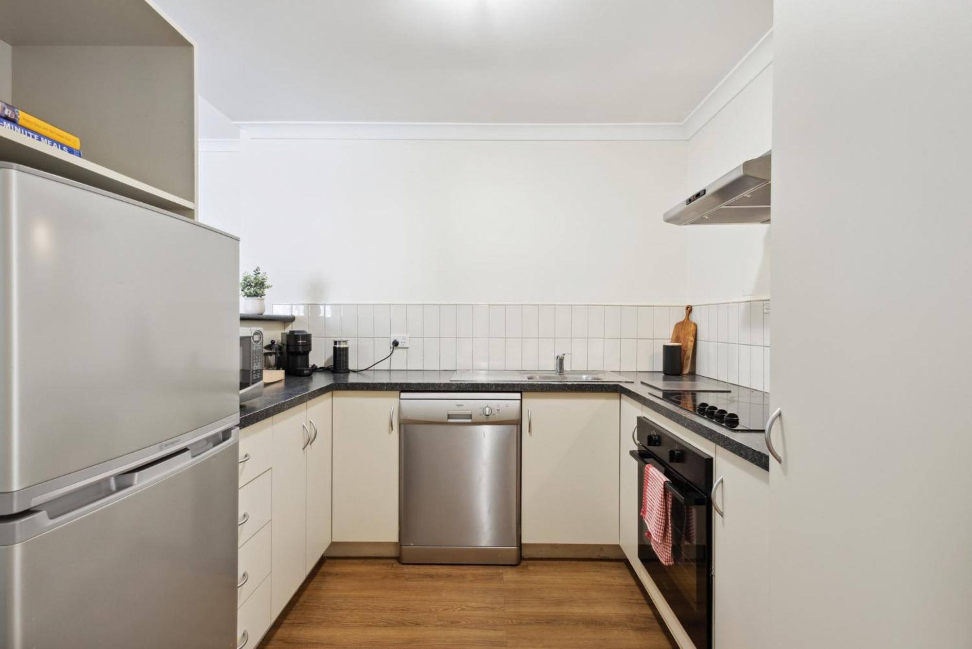 Spacious In Northbridge With Pool