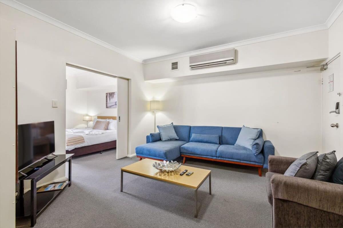 Apartment Wifi And Smart Tv - In Northbridge