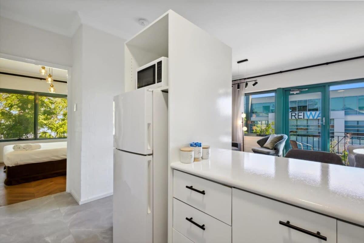 Cosy In Subiaco With Free Parking Apartment