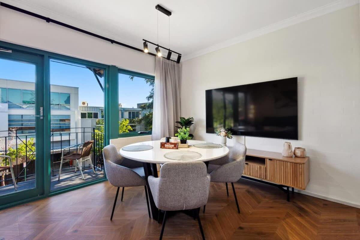 Cosy In Subiaco With Free Parking Apartment Perth
