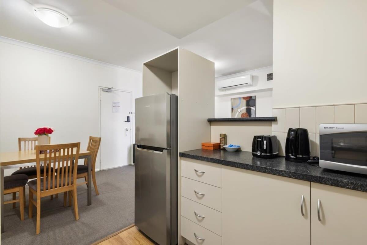 Comfortable In Northbridge Wtih Pool & Wifi * Perth