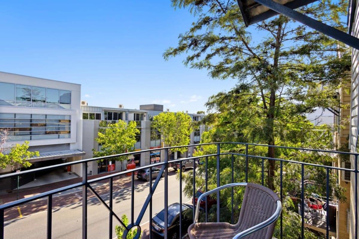 Cosy In Subiaco With Free Parking Apartment