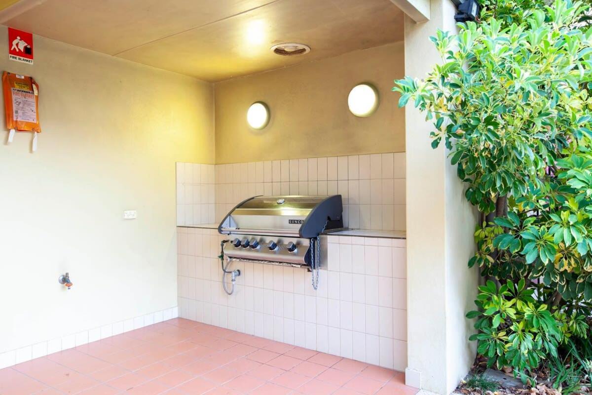 Fabulous In Northbridge With Pool & Wifi Apartment Perth