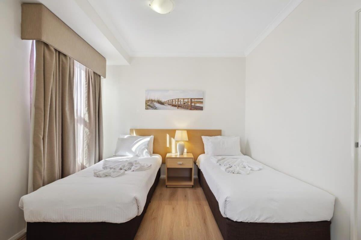 Vibrant In Northbridge Apartment