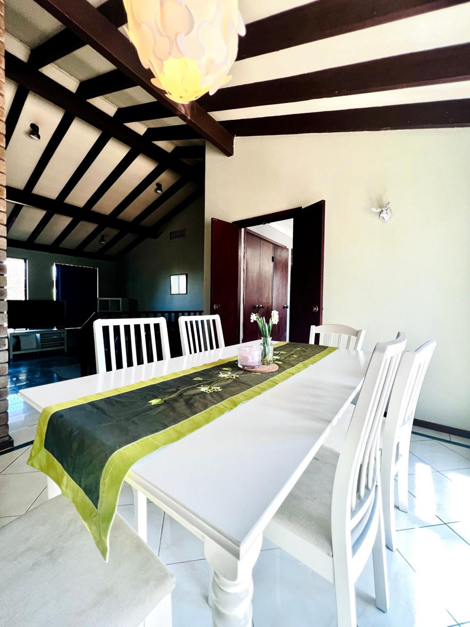 Guest house Long Ens Mater Fifo Affordable Holiday Near Fremantle City Swan River And Murdoch University Perth