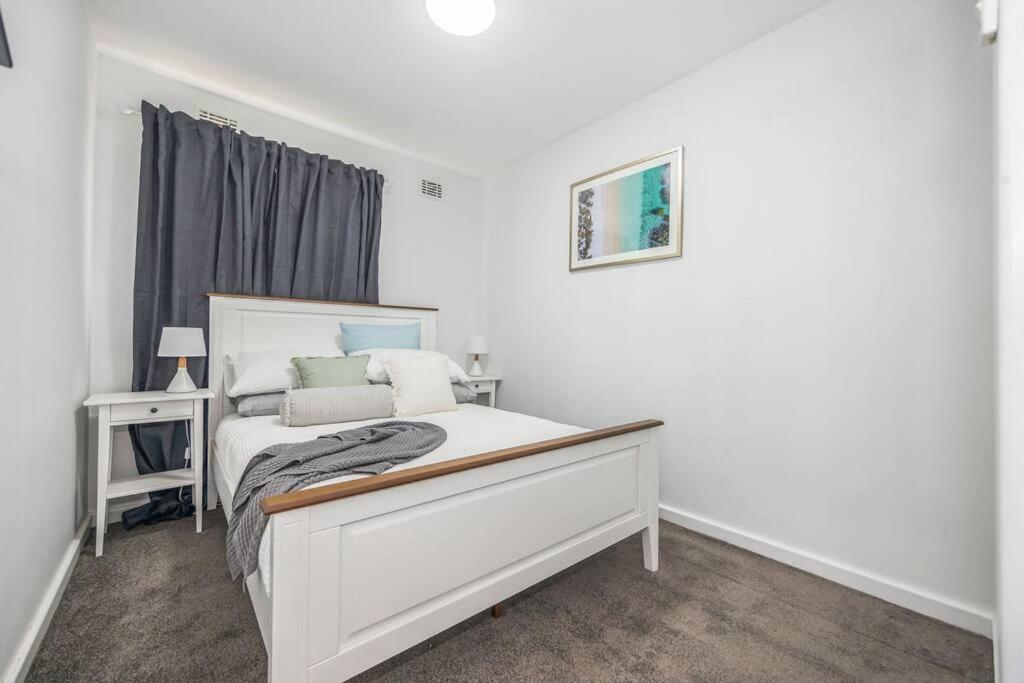 Motel 8 Burswood *