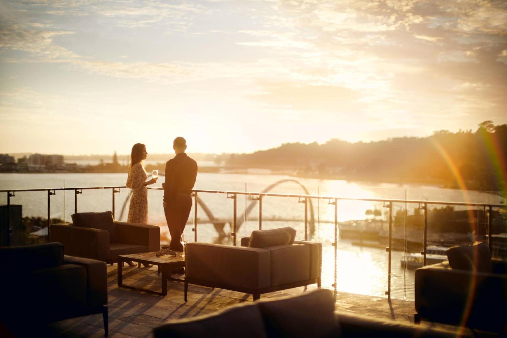 The Ritz-carlton,