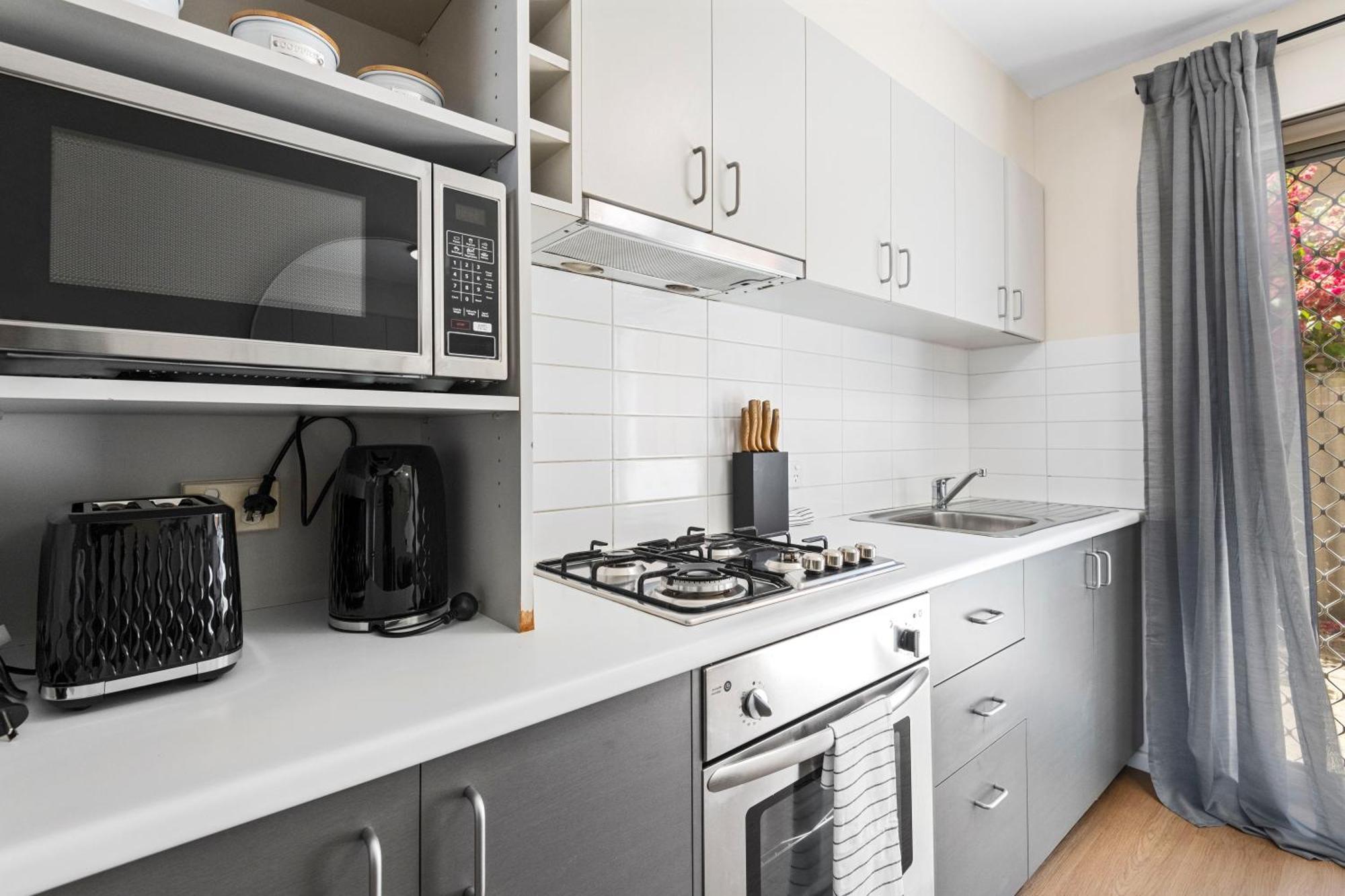 4 Cute Cunningham Close To Subiaco - Sleeps 4 Apartment *