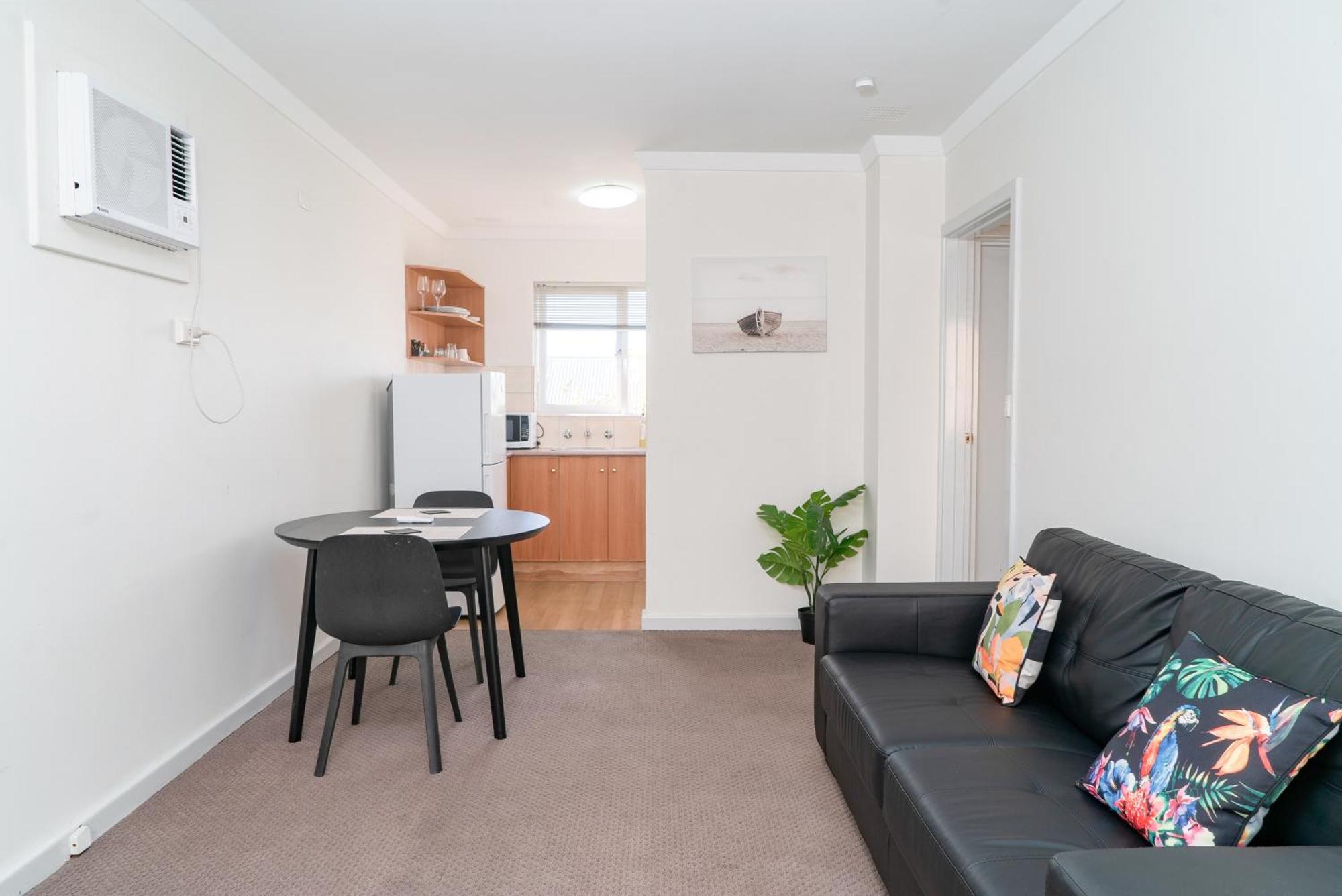 25 Burswood Motel *