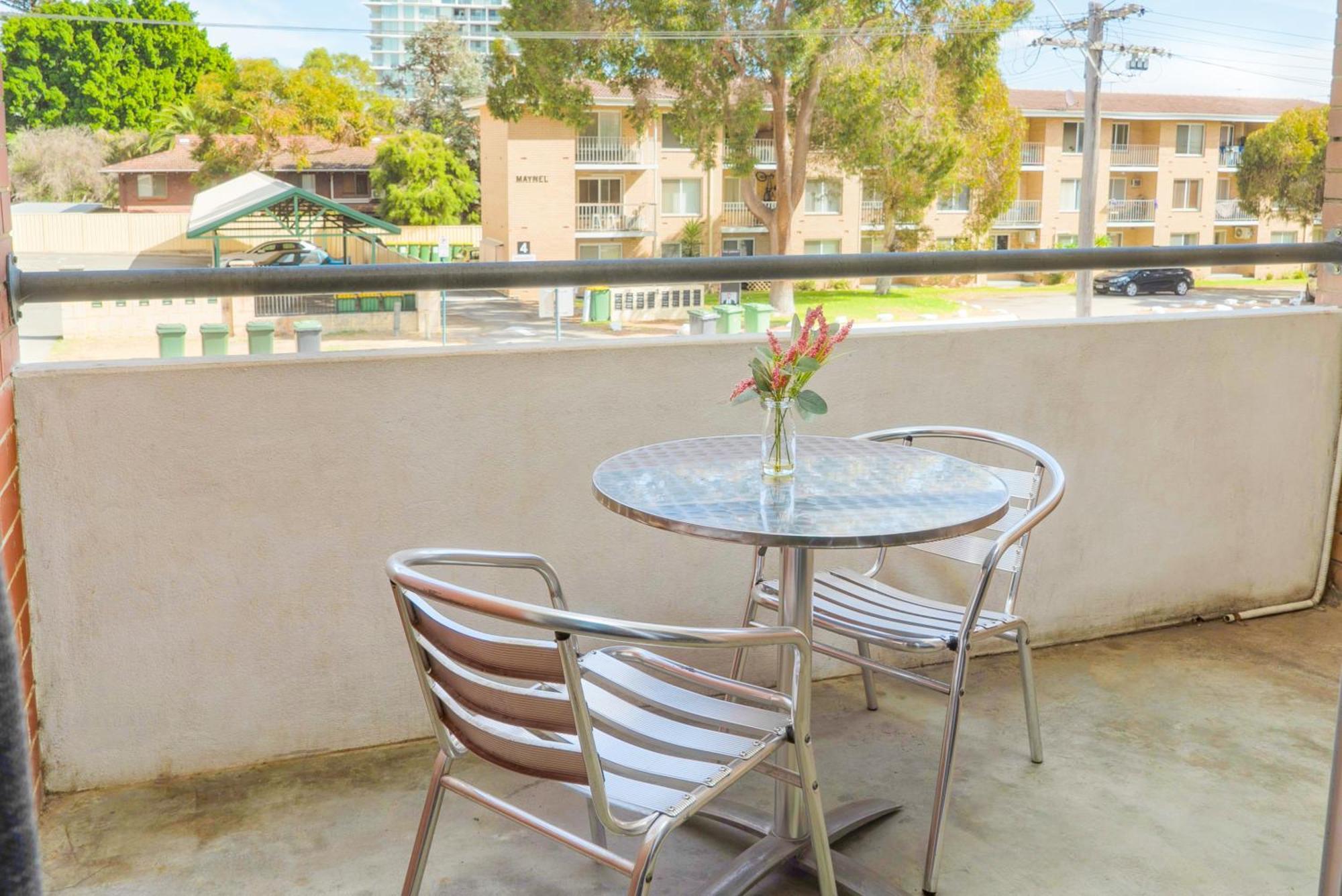 Motel 5 Burswood *