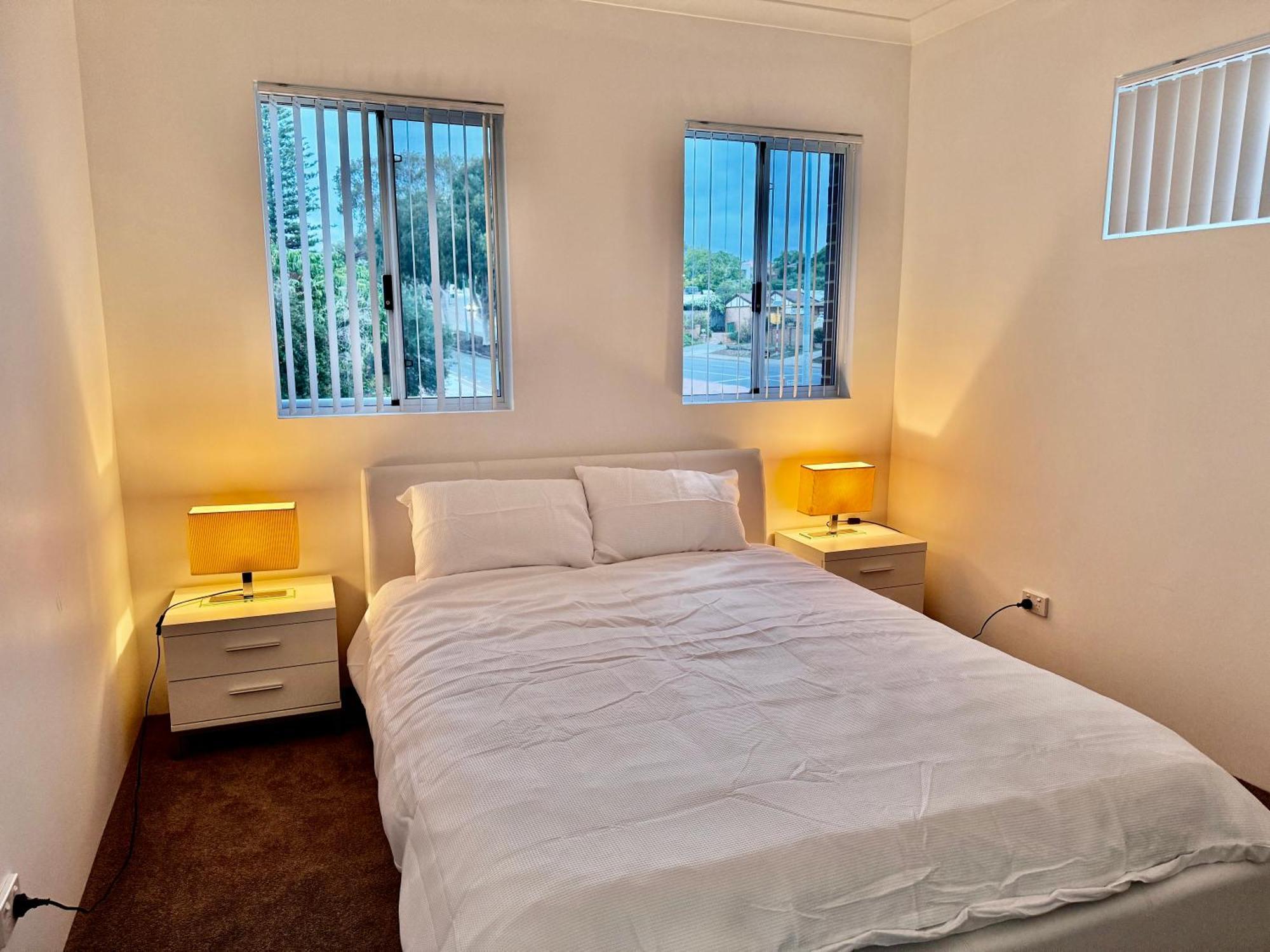 Bed & Breakfast 43 Drew Road Ardross Wa 6153 *