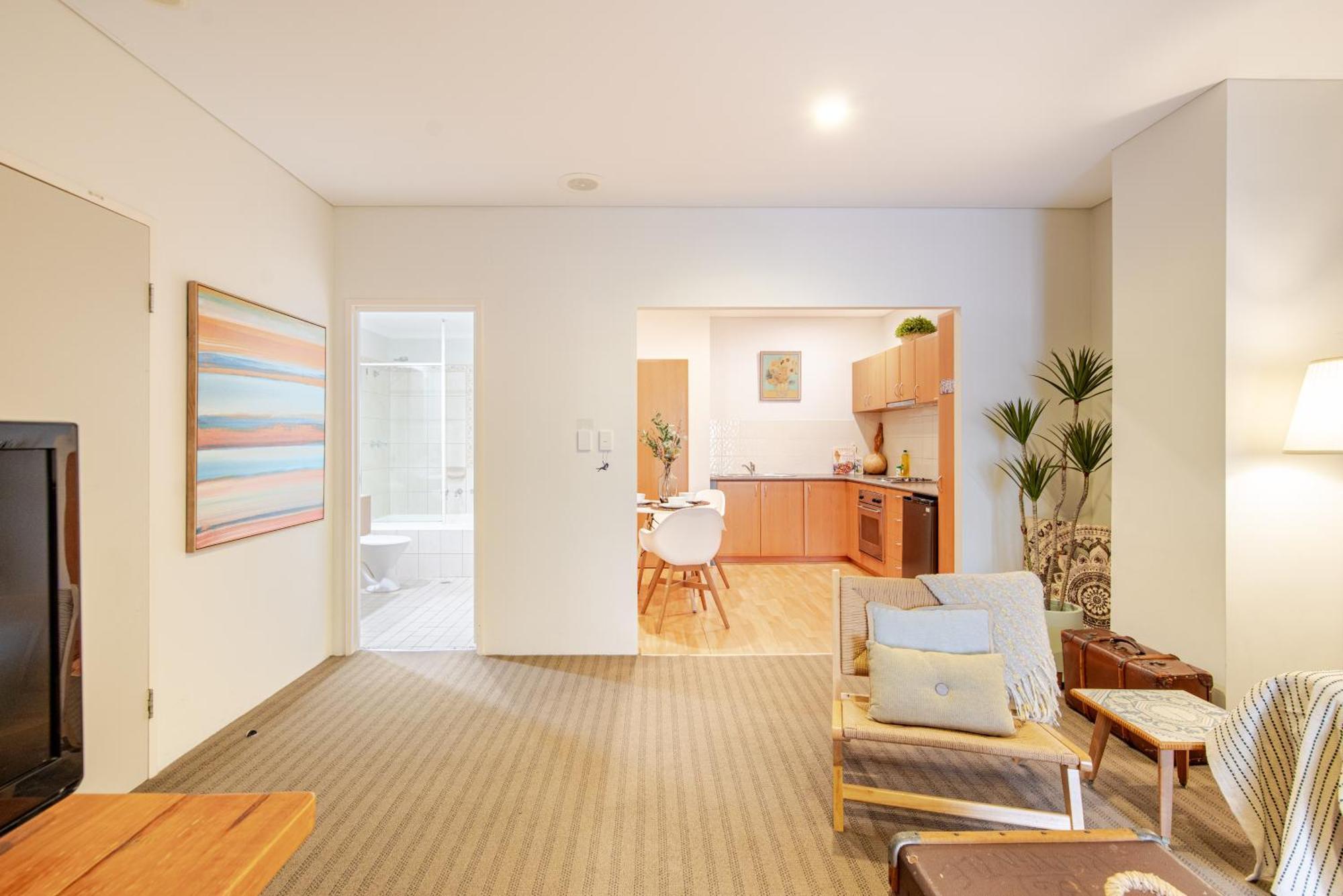 Victoria Avenue'S Urban Retreat *