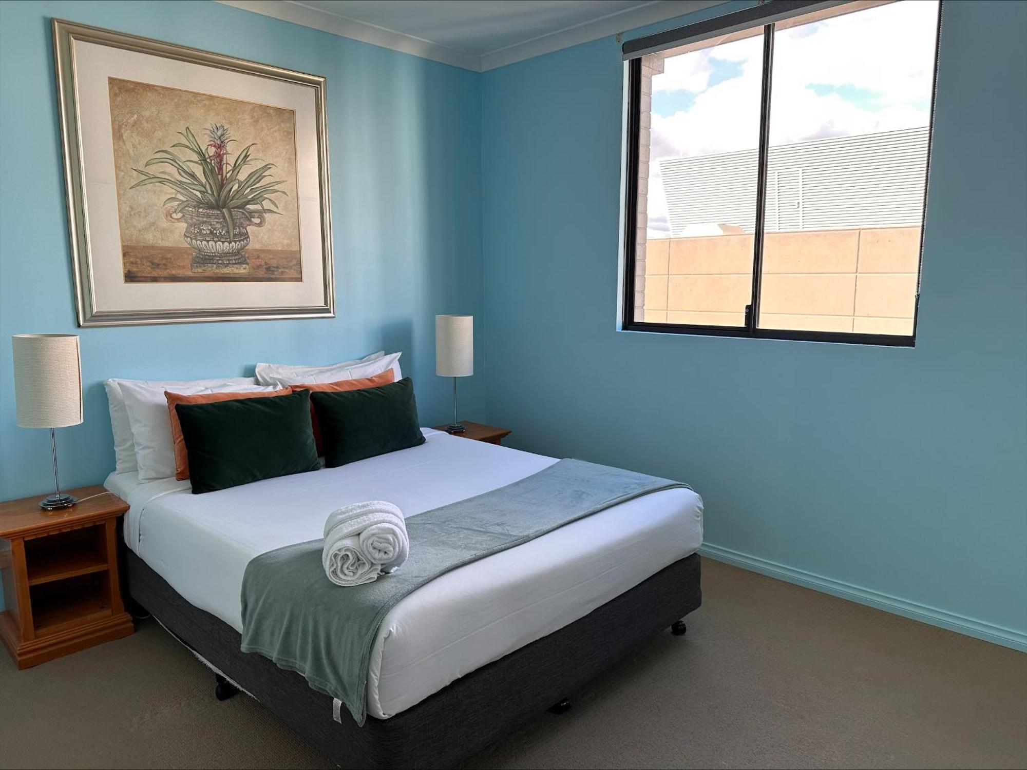 73 Peaceful &private 2brparkng Apartment *