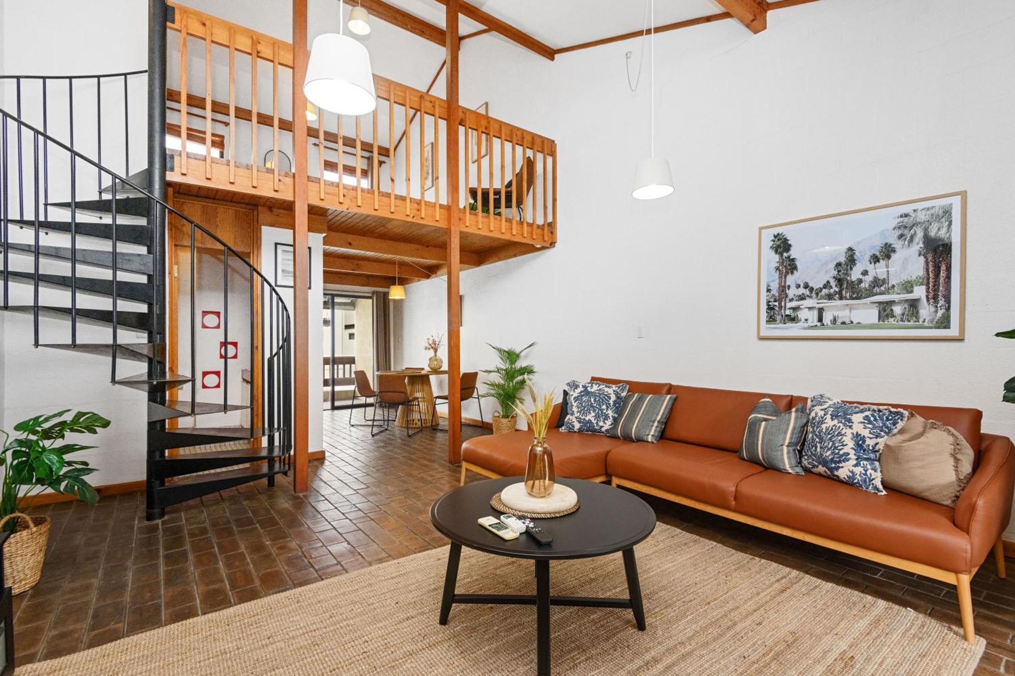 17 Cottesloe - Steps From - Sleeps 2 Apartemen *