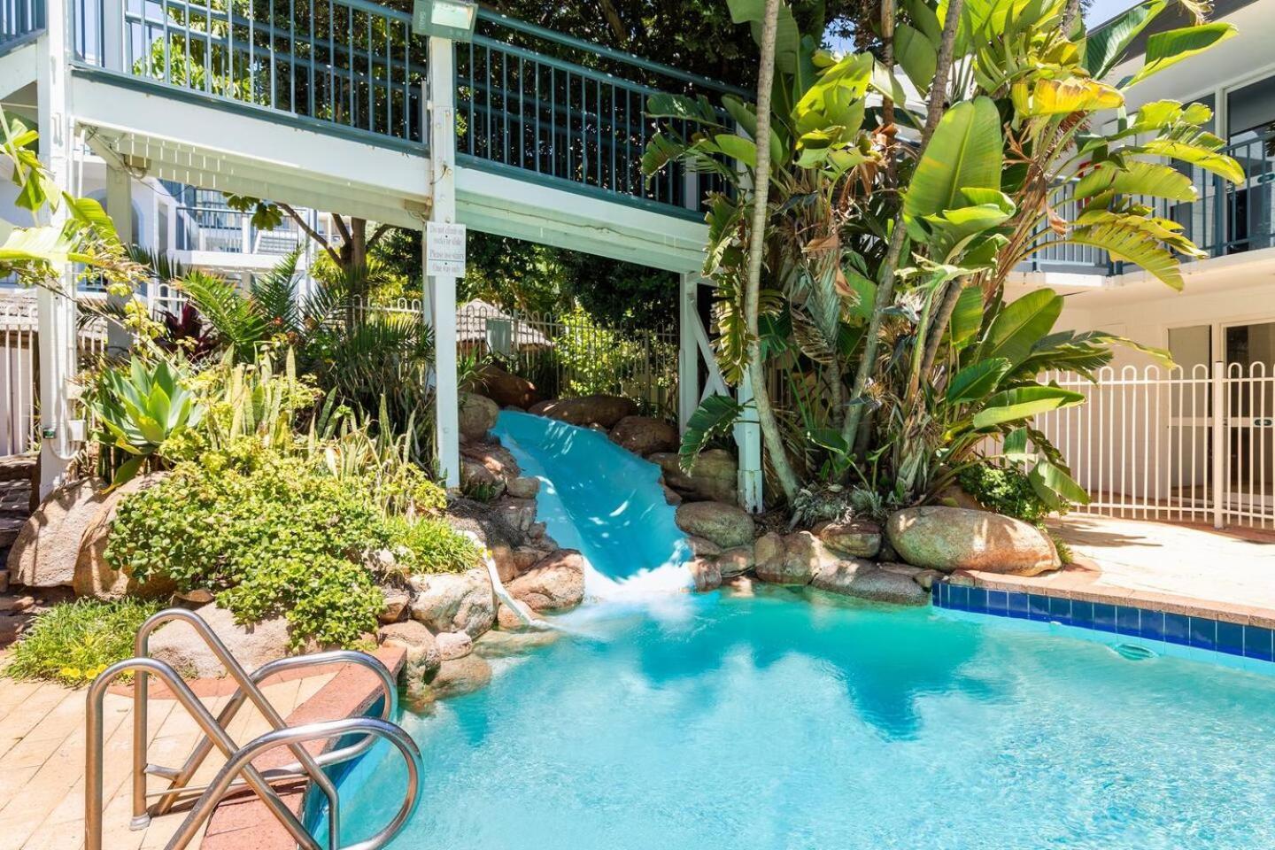 Aparthotel Coastal Retreat Scarborough Pool & Slide! *