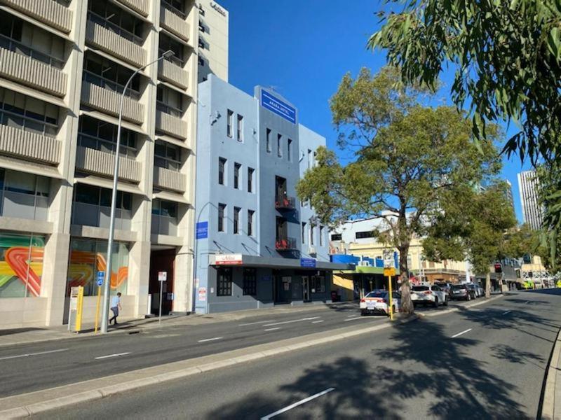Wallaby Backpackers - Note - Valid Passport Required To Check In - Hostel *