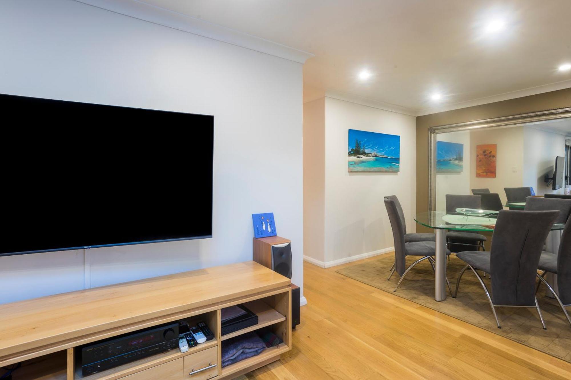 Apartment Bright 2 Bedroom In A Great Location Perth