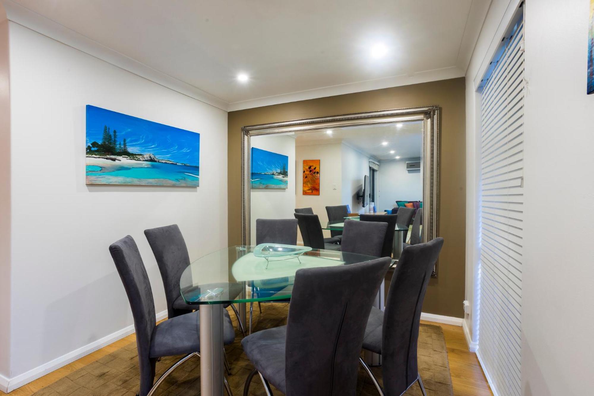 Bright 2 Bedroom In A Great Location Apartment
