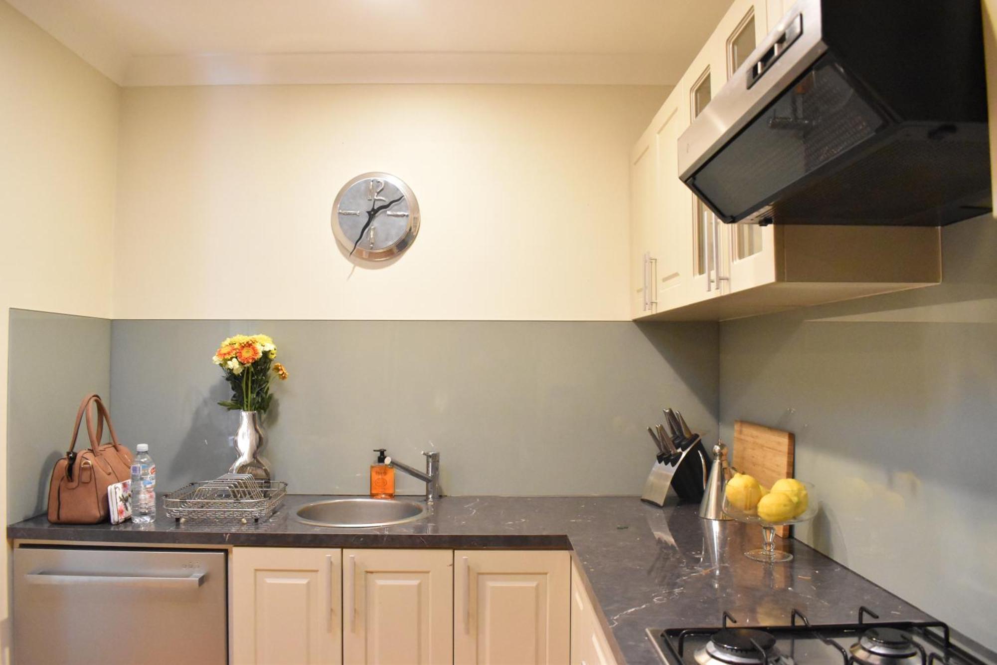 Bright 2 Bedroom In A Great Location * Perth