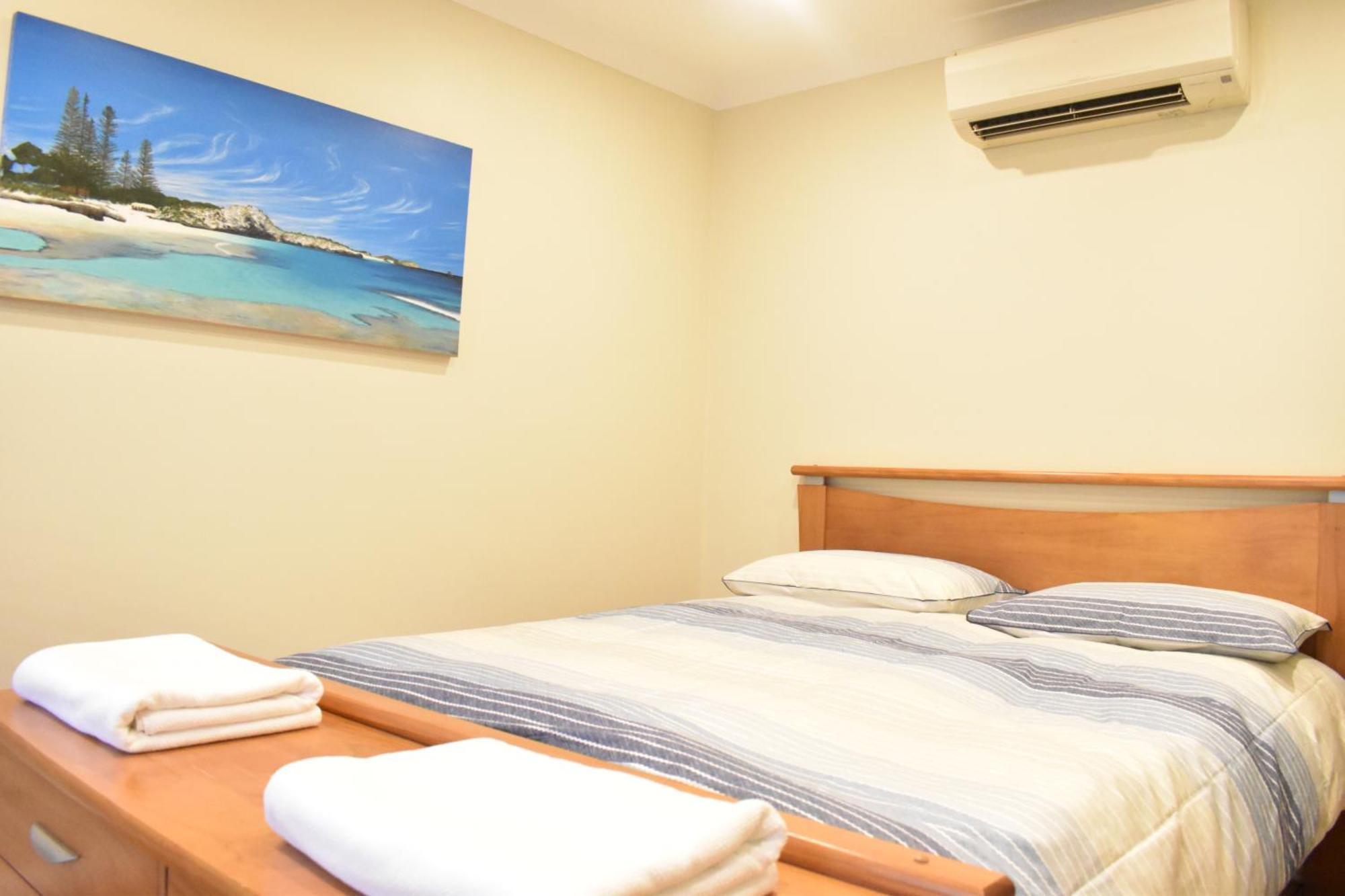 Bright 2 Bedroom In A Great Location Apartment *