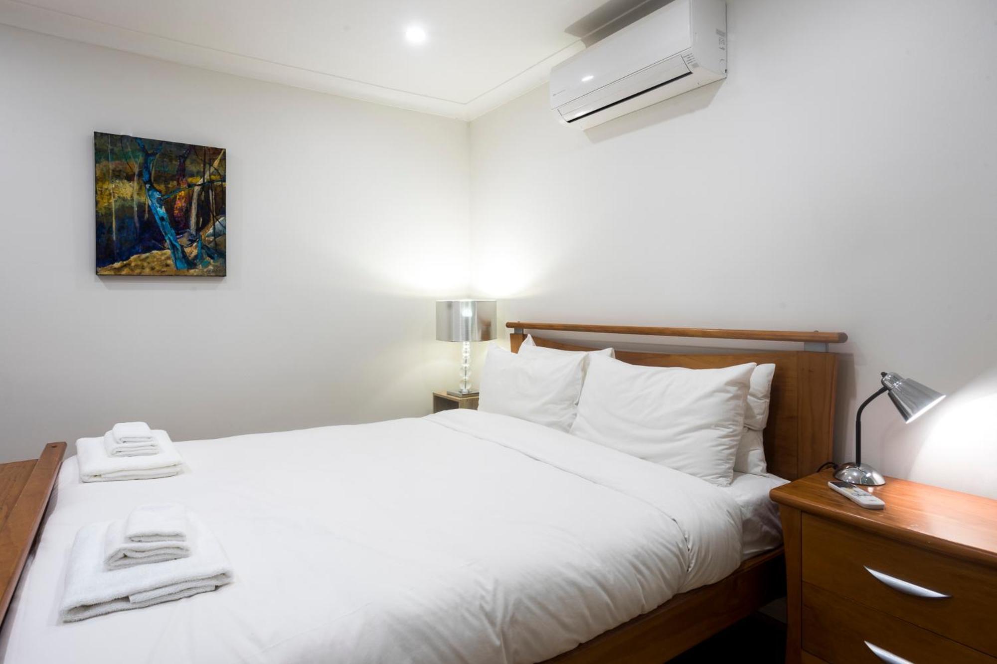 Bright 2 Bedroom In A Great Location Perth