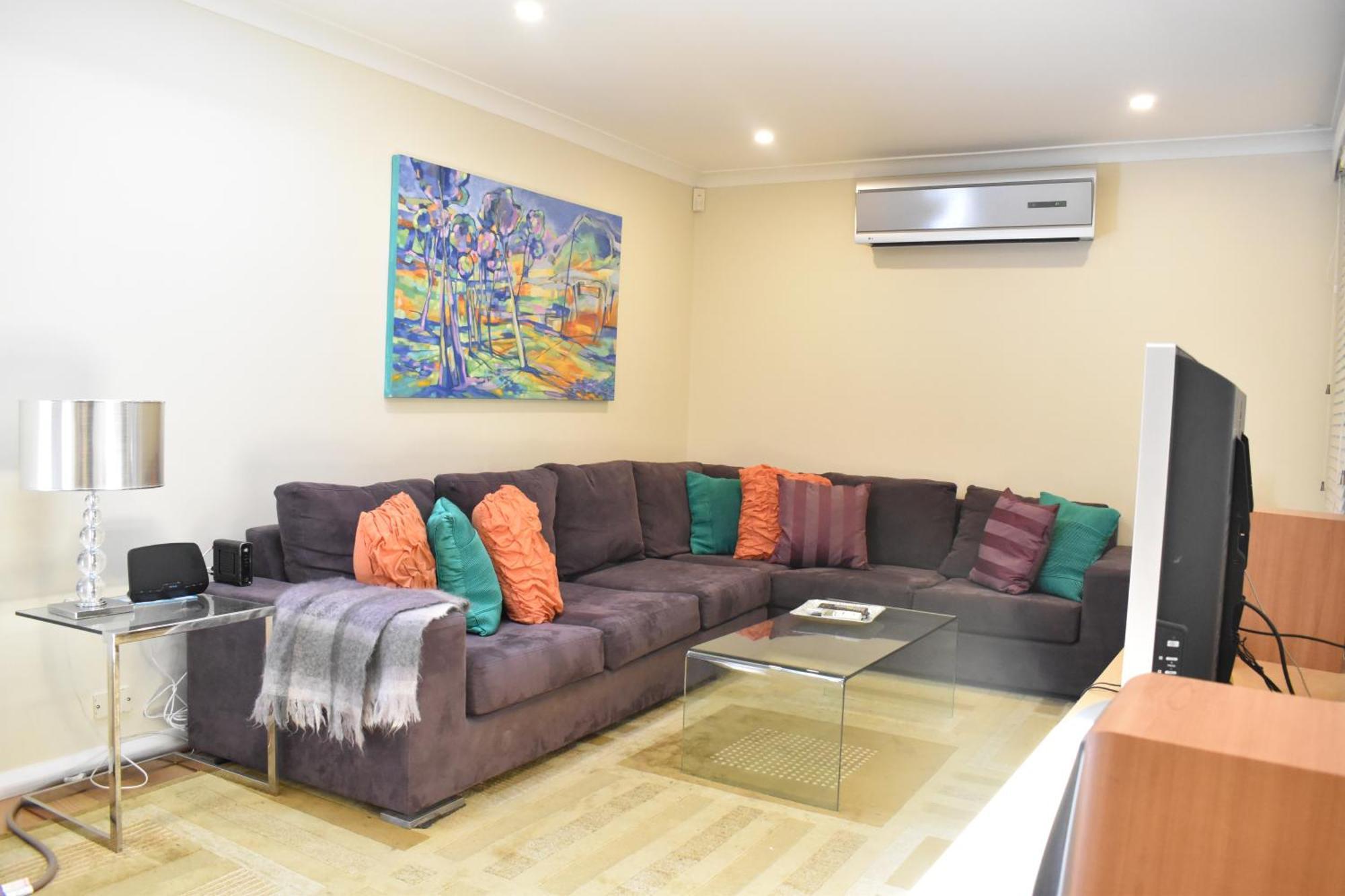 Apartment Bright 2 Bedroom In A Great Location Perth