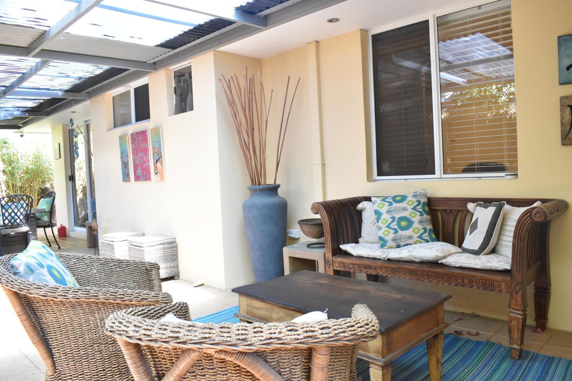Apartment Bright 2 Bedroom In A Great Location *