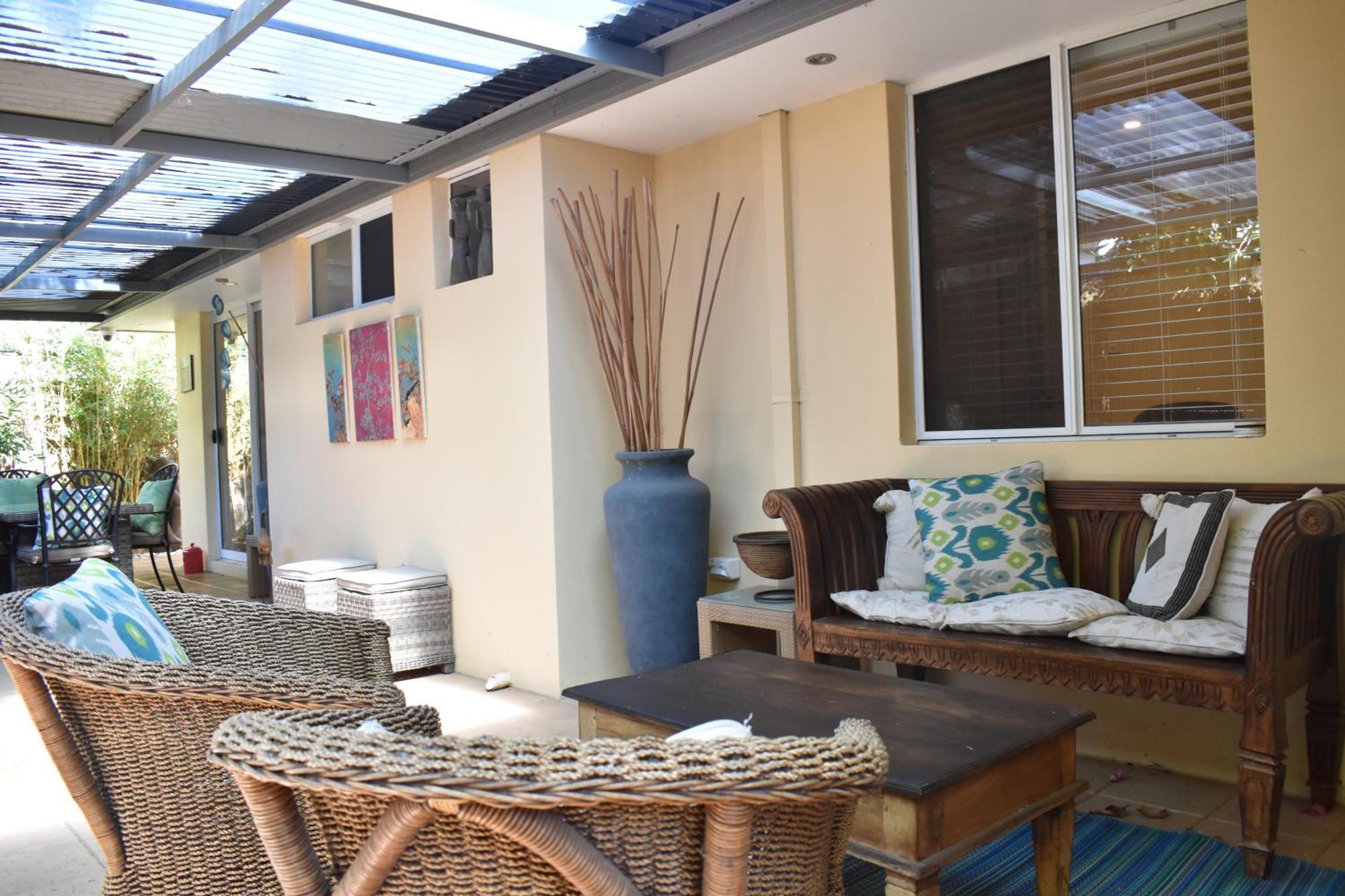 Bright 2 Bedroom In A Great Location Apartment *