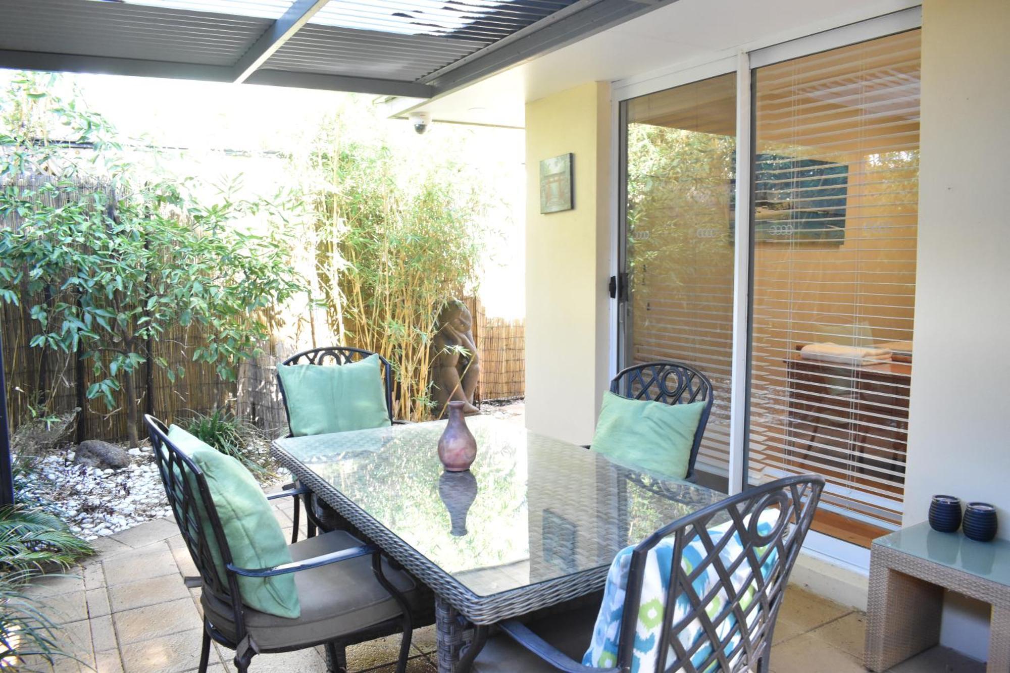 Bright 2 Bedroom In A Great Location Apartment Perth