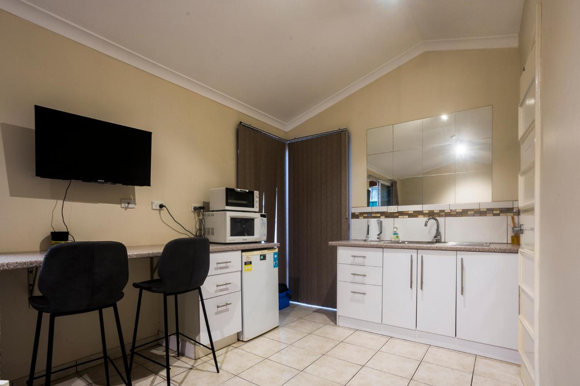 Studio Granny Flat In Melville With Patio Apartment *