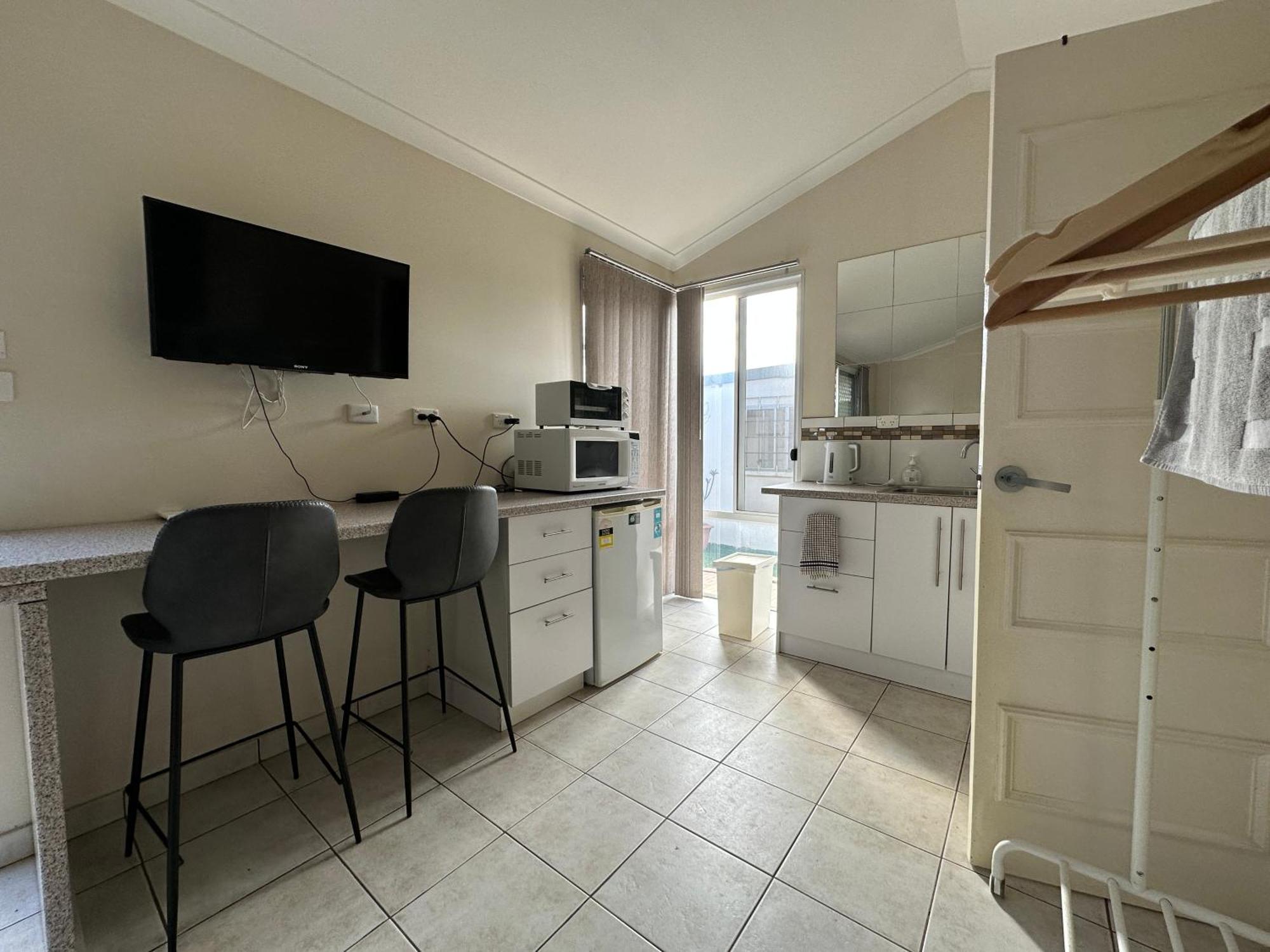 Studio Granny Flat In Melville With Patio