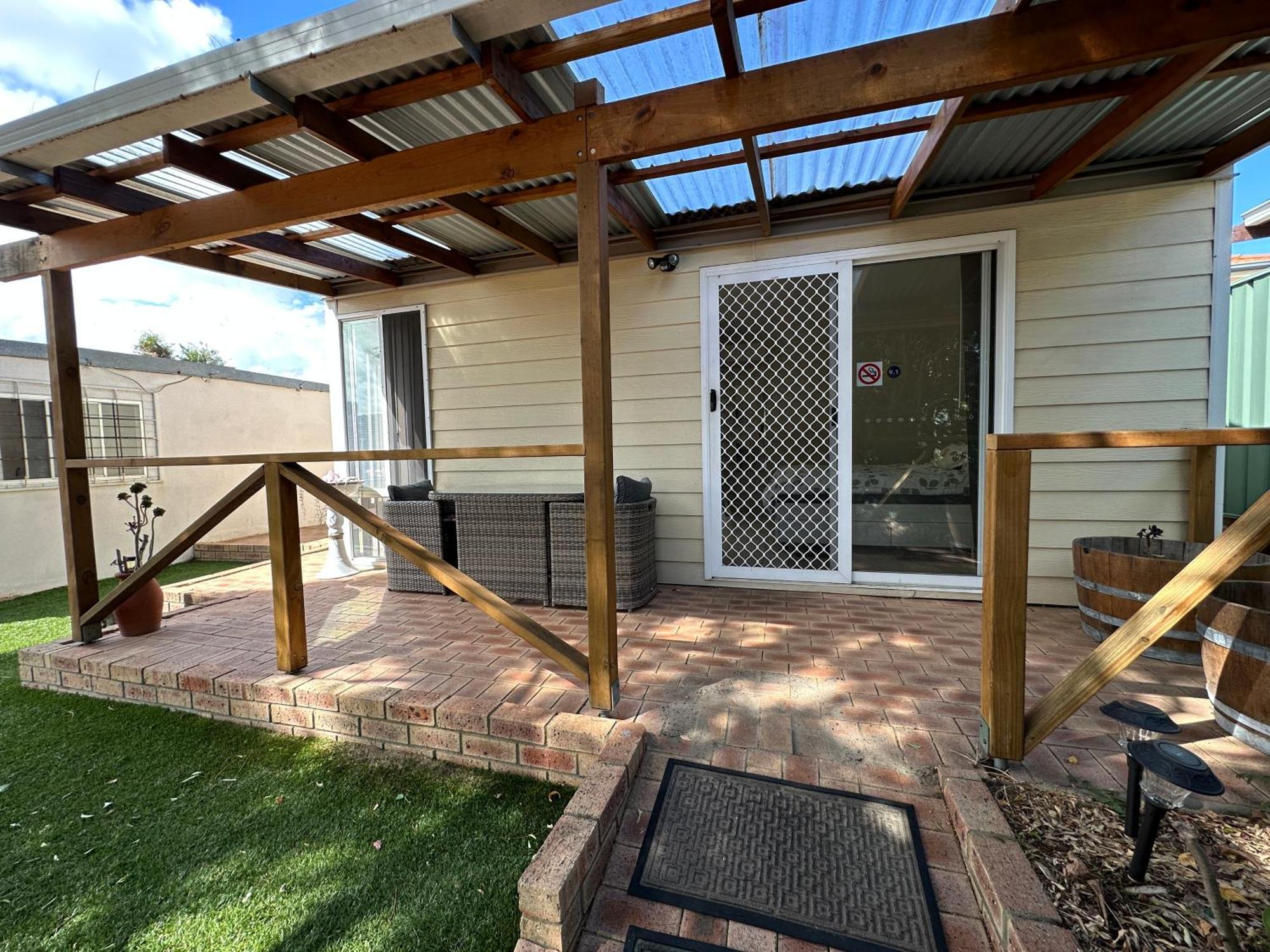 Studio Granny Flat In Melville With Patio Perth