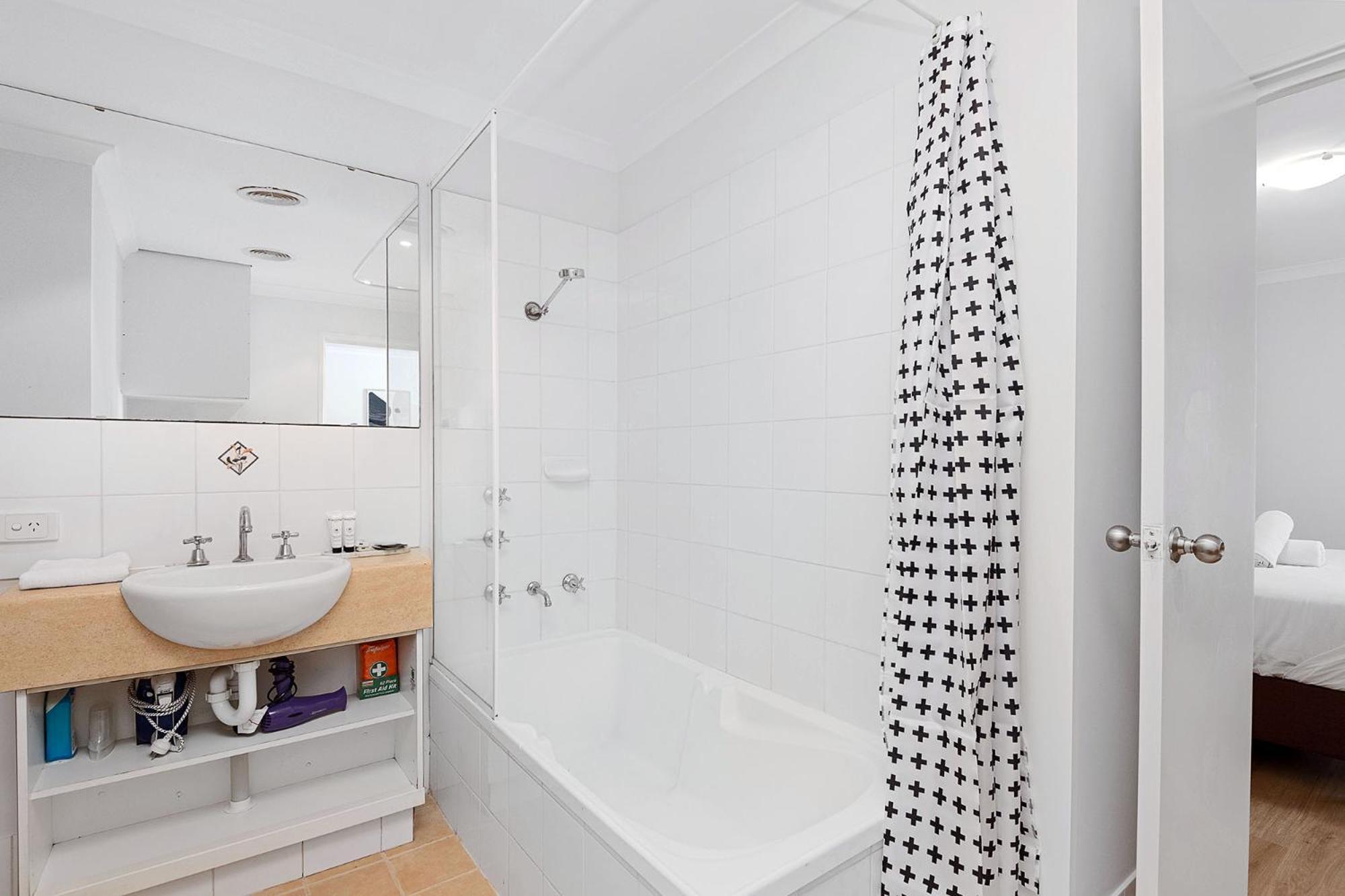Chic 2br On Hay St East Perth
