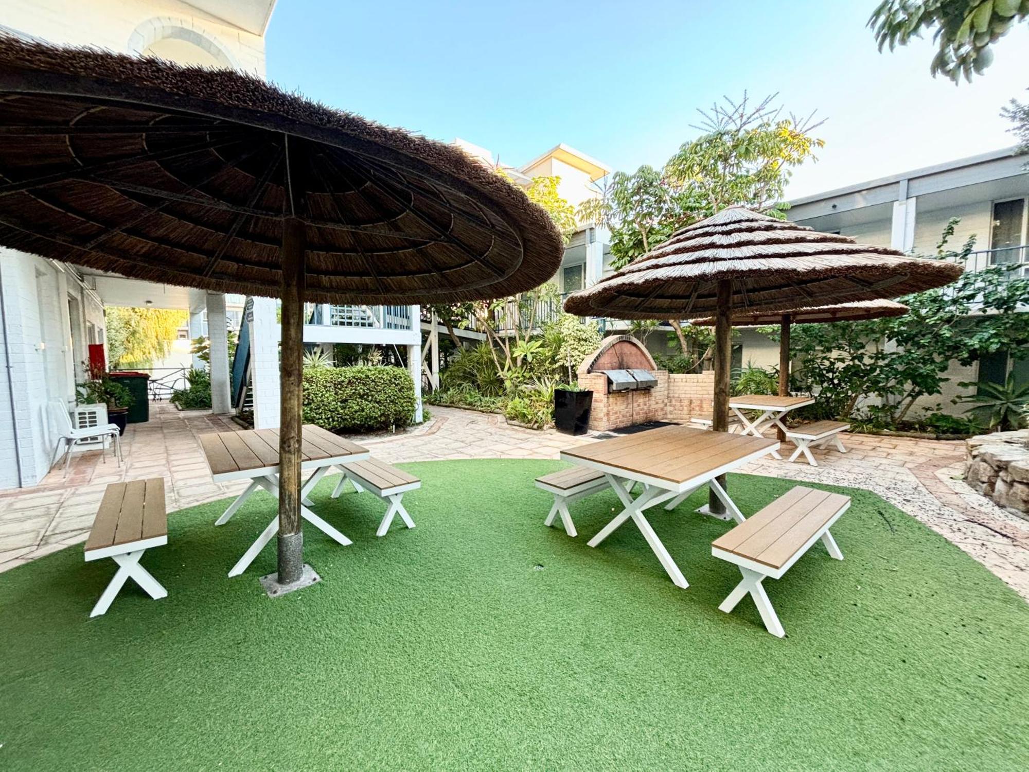Aparthotel Coastal Retreat Scarborough Pool & Slide! *