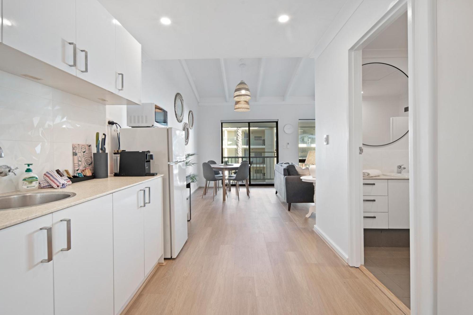 West Lagoon 216 - Quiet & Relaxing Apartment Perth