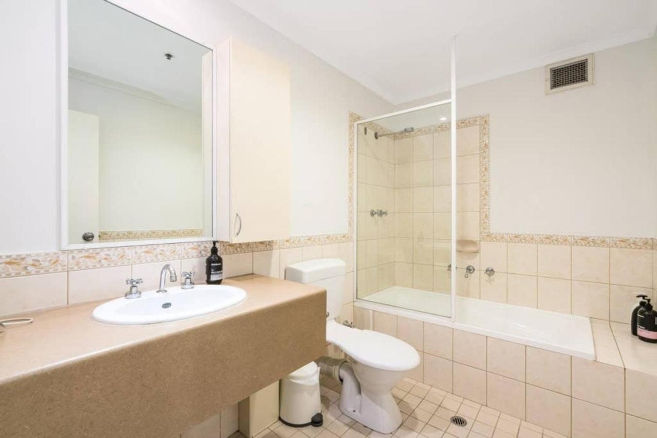 Apartment 504 - Cbd Huge 1br 1ba Beauty *