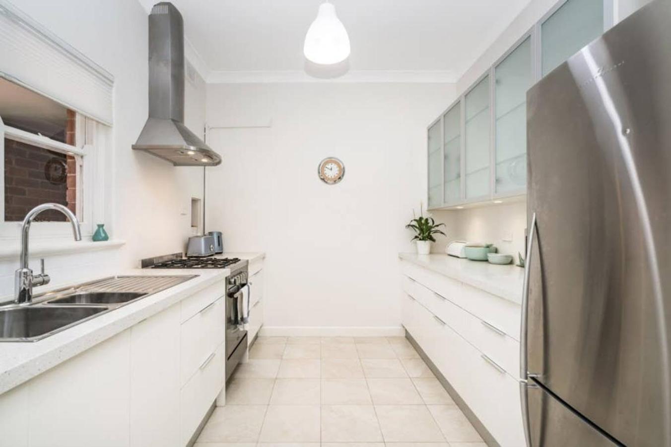30 Foreshore Fun Swan River 1brparking