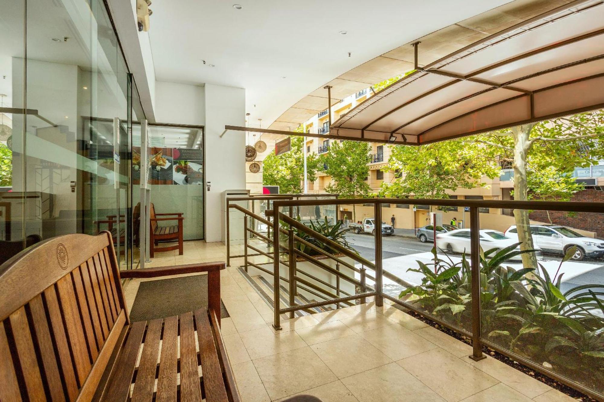 Apartment 806 Deluxe Delight Concert Hall
